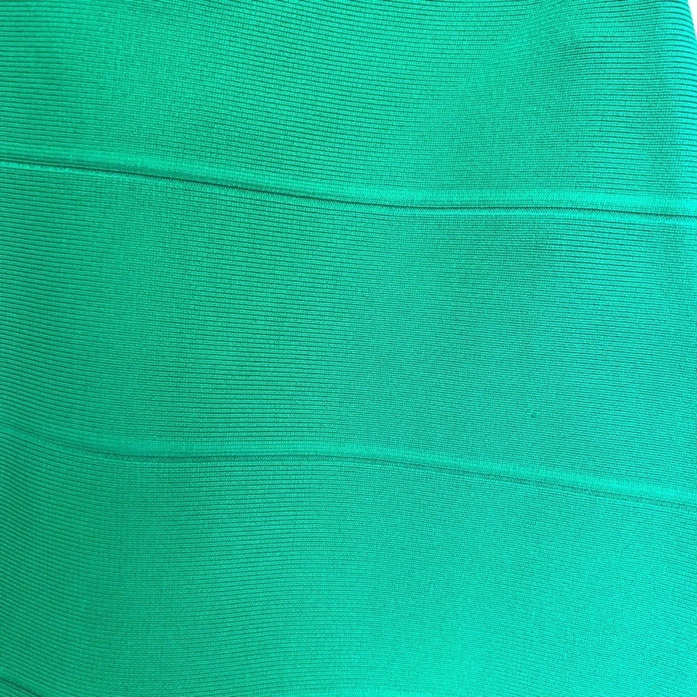 EUC BCBG 'Simone' Bandage Mini Skirt small emerald green perfect for holidays